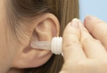 Oxy Già Rửa Tai Có Thực Sự An Toàn Và Hiệu Quả? Oxy Già Rửa Tai